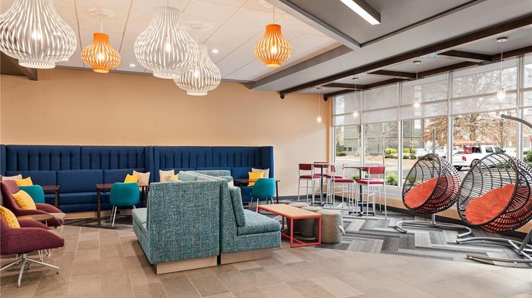 Tru by Hilton Greenville Woodruff Road Lobby