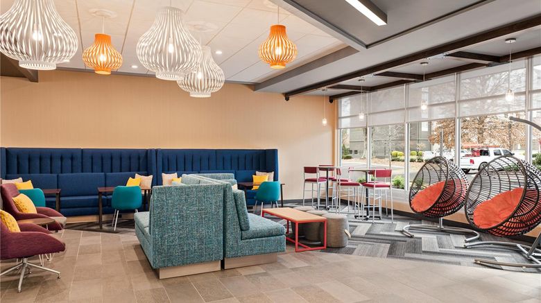 <b>Tru by Hilton Greenville Woodruff Road Lobby</b>. Images powered by <a href="https://iceportal.shijigroup.com/" title="IcePortal" target="_blank">IcePortal</a>.