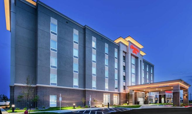 Hampton Inn Gardner Exterior