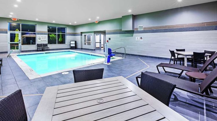 Hampton Inn Gardner Pool