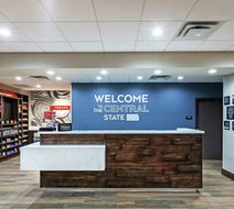 Hampton Inn Gardner Lobby