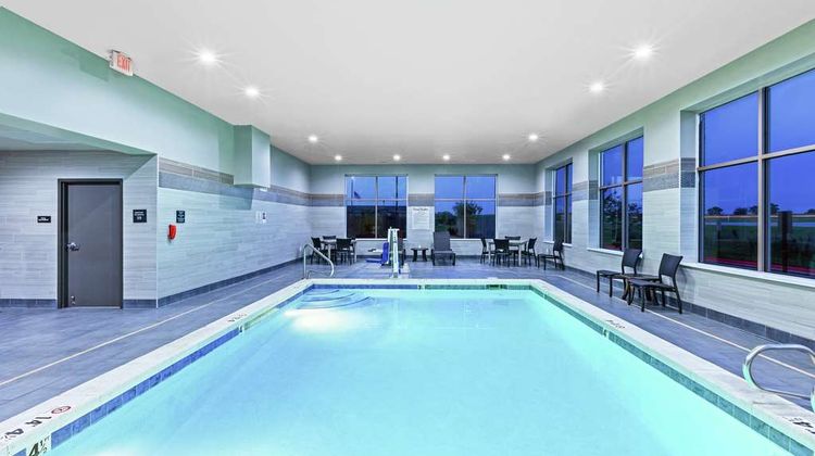 Hampton Inn Gardner Pool