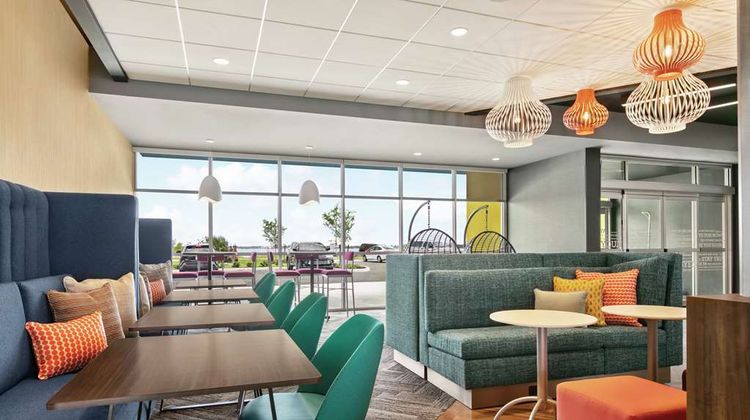 Tru by Hilton Sebring Lobby