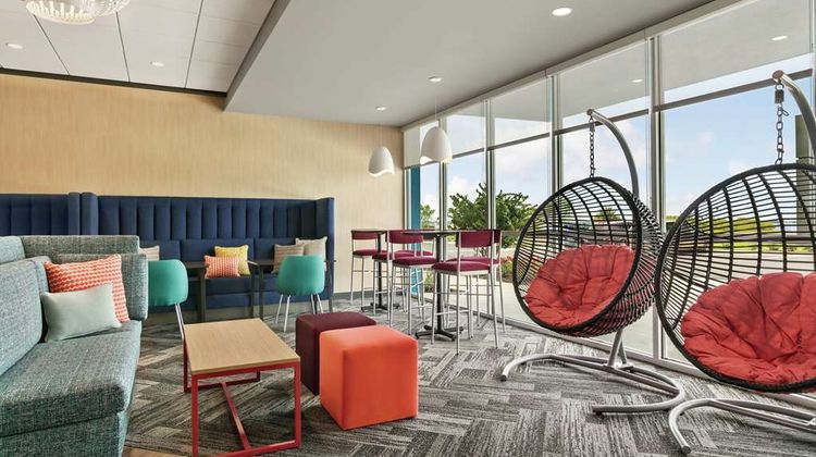 Tru by Hilton Sebring Lobby