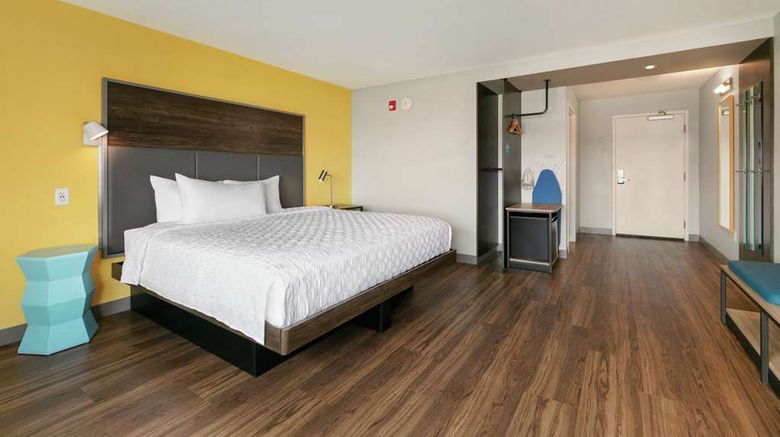 <b>Tru by Hilton Sebring Room</b>. Images powered by <a href="https://iceportal.shijigroup.com/" title="IcePortal" target="_blank">IcePortal</a>.