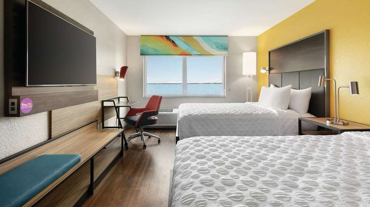 Tru by Hilton Sebring Room