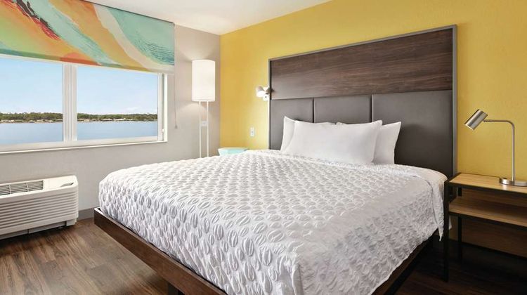 Tru by Hilton Sebring Room