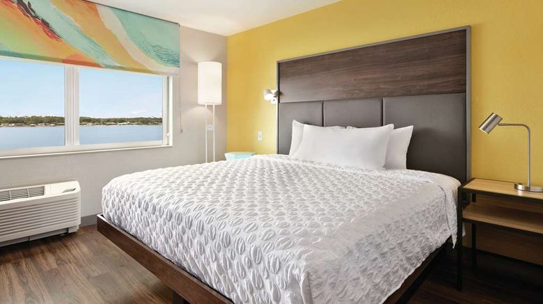 <b>Tru by Hilton Sebring Room</b>. Images powered by <a href="https://iceportal.shijigroup.com/" title="IcePortal" target="_blank">IcePortal</a>.