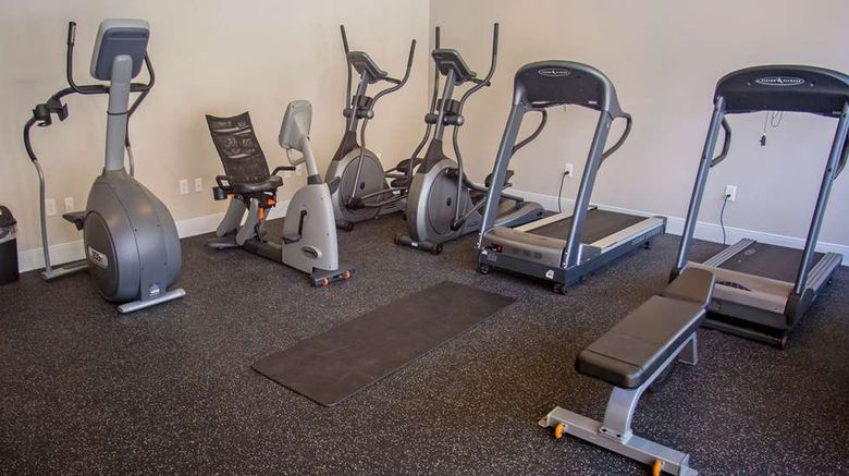 <b>The Rushmore Hotel & Ste BW Premier Coll Health</b>. Images powered by <a href="https://iceportal.shijigroup.com/" title="IcePortal" target="_blank">IcePortal</a>.