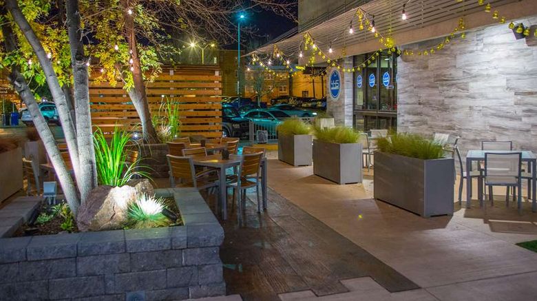 <b>The Rushmore Hotel & Ste BW Premier Coll Restaurant</b>. Images powered by <a href="https://iceportal.shijigroup.com/" title="IcePortal" target="_blank">IcePortal</a>.