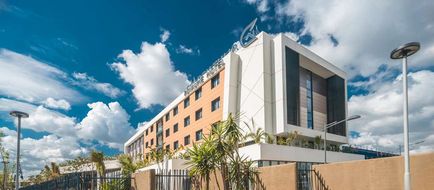 Golden Tulip Royaume Exterior