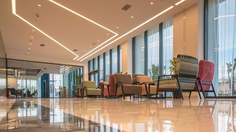 <b>Golden Tulip Royaume Lobby</b>. Images powered by <a href="https://iceportal.shijigroup.com/" title="IcePortal" target="_blank">IcePortal</a>.