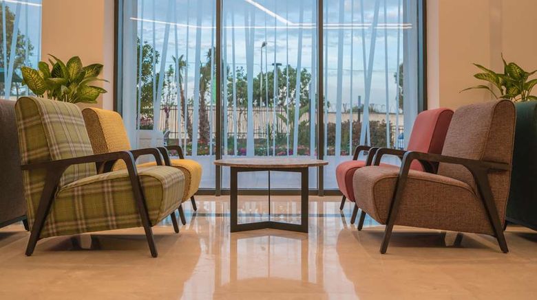 <b>Golden Tulip Royaume Lobby</b>. Images powered by <a href="https://iceportal.shijigroup.com/" title="IcePortal" target="_blank">IcePortal</a>.