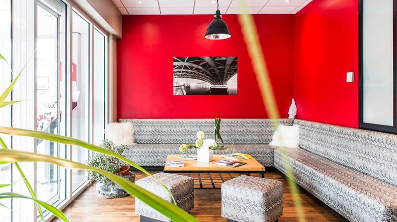 <b>Kyraid Lyon Est Stadium Eurexpo Lobby</b>. Images powered by <a href="https://iceportal.shijigroup.com/" title="IcePortal" target="_blank">IcePortal</a>.