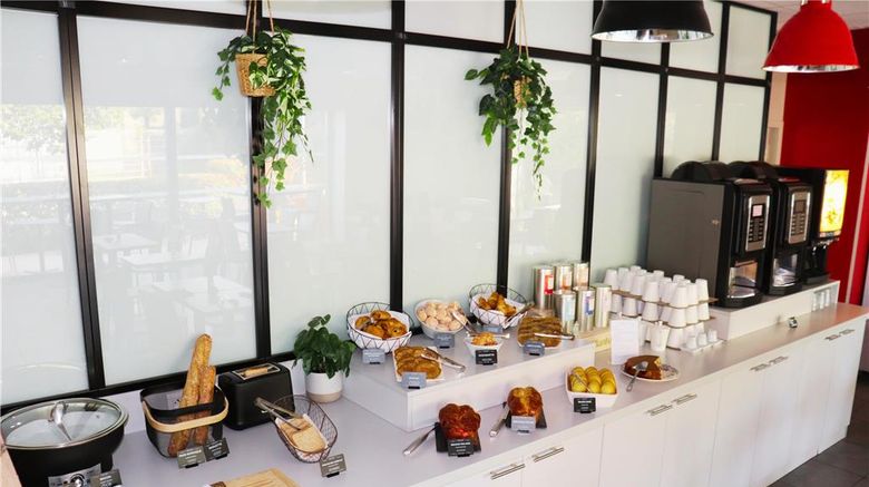 <b>Kyraid Lyon Est Stadium Eurexpo Restaurant</b>. Images powered by <a href="https://iceportal.shijigroup.com/" title="IcePortal" target="_blank">IcePortal</a>.