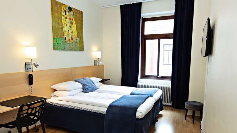 <b>Sure Hotel by Best Western Center Room</b>. Images powered by <a href="https://iceportal.shijigroup.com/" title="IcePortal" target="_blank">IcePortal</a>.