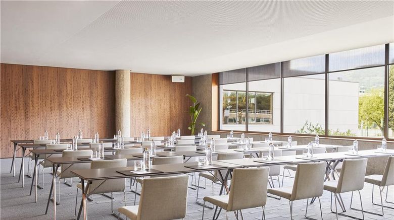 <b>Grand Hyatt Barcelona Meeting</b>. Images powered by <a href=https://www.travelagewest.com/Hotels/Barcelona/