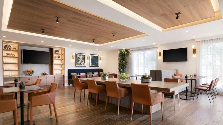 Hyatt Place Santa Barbara Lobby