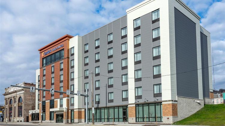 Comfort Inn and Suites Exterior