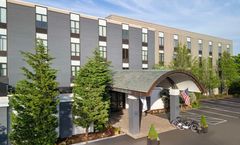 Freepoint Hotel, a Tapestry Hotel
