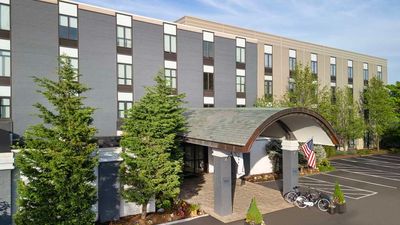 Freepoint Hotel, a Tapestry Hotel