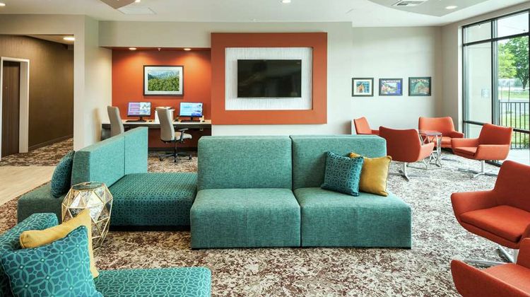 Hilton Garden Inn Wenatchee Lobby