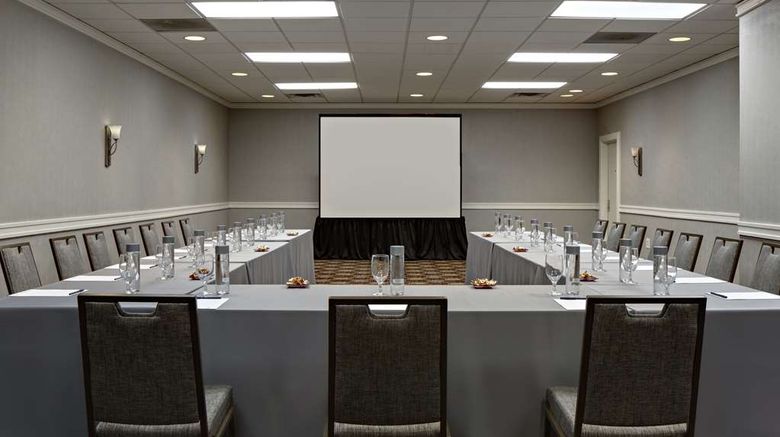 <b>DoubleTree by Hilton Fairfield Hotel Meeting</b>. Images powered by <a href="https://iceportal.shijigroup.com/" title="IcePortal" target="_blank">IcePortal</a>.