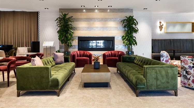 DoubleTree by Hilton Fairfield Hotel Lobby