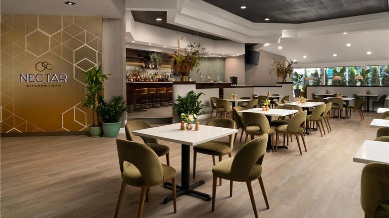 <b>DoubleTree by Hilton Fairfield Hotel Restaurant</b>. Images powered by <a href="https://iceportal.shijigroup.com/" title="IcePortal" target="_blank">IcePortal</a>.