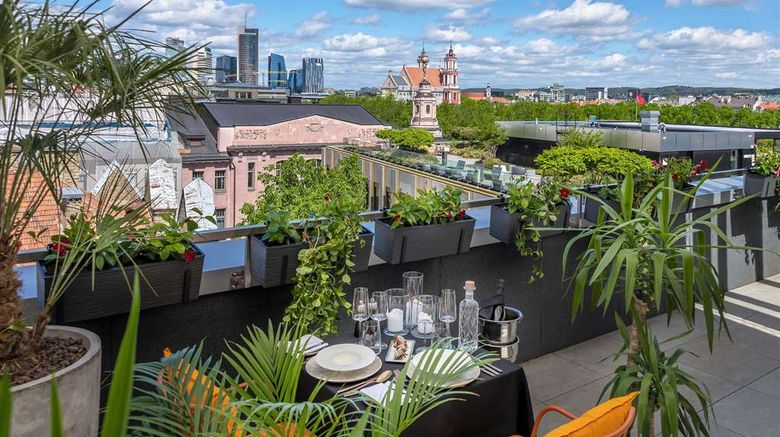 <b>Hilton Garden Inn Vilnius City Centre Restaurant</b>. Images powered by <a href="https://iceportal.shijigroup.com/" title="IcePortal" target="_blank">IcePortal</a>.