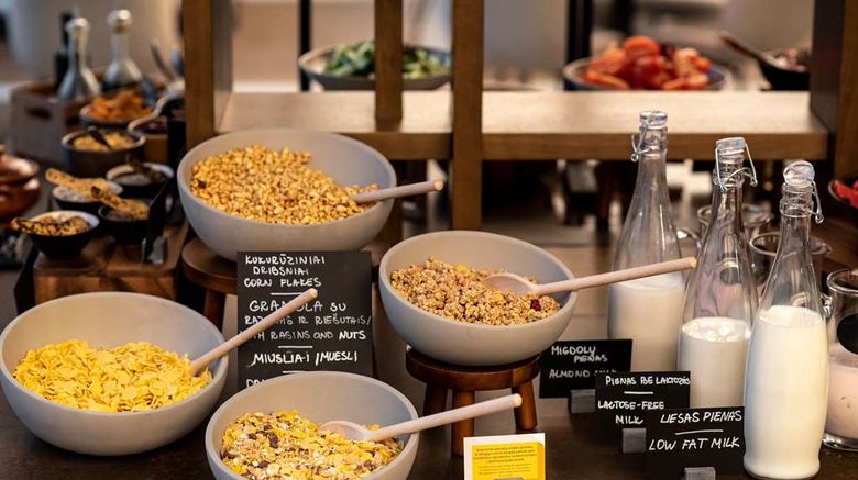 <b>Hilton Garden Inn Vilnius City Centre Restaurant</b>. Images powered by <a href="https://iceportal.shijigroup.com/" title="IcePortal" target="_blank">IcePortal</a>.