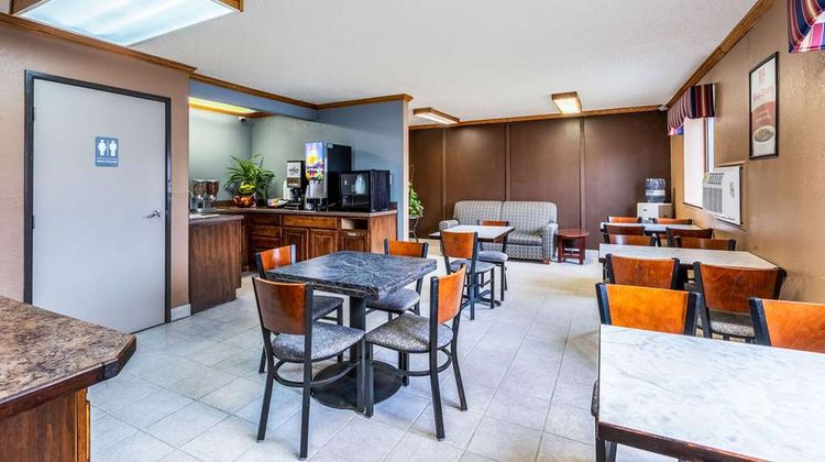 Econo Lodge Inn & Suites, Auburn Restaurant