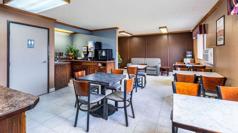 <b>Econo Lodge Inn & Suites, Auburn Restaurant</b>. Images powered by <a href="https://iceportal.shijigroup.com/" title="IcePortal" target="_blank">IcePortal</a>.