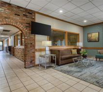 Best Western Woodhaven Inn Lobby