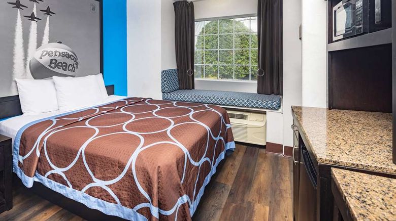 <b>Super 8 by Wyndham Pensacola Room</b>. Images powered by <a href="https://iceportal.shijigroup.com/" title="IcePortal" target="_blank">IcePortal</a>.