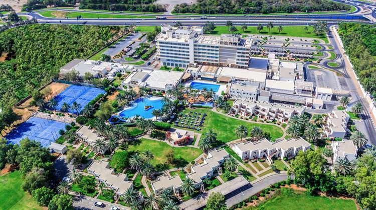 Radisson Blu Hotel & Resort Al Ain Exterior