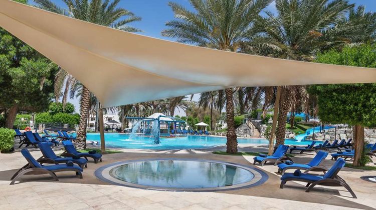Radisson Blu Hotel & Resort Al Ain Pool