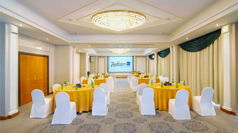 <b>Radisson Blu Hotel & Resort Al Ain Meeting</b>. Images powered by <a href="https://iceportal.shijigroup.com/" title="IcePortal" target="_blank">IcePortal</a>.