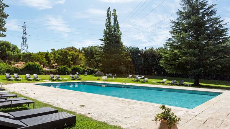 <b>Best Western Domaine de Roquerousse Pool</b>. Images powered by <a href="https://iceportal.shijigroup.com/" title="IcePortal" target="_blank">IcePortal</a>.