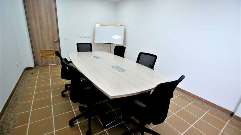 <b>Best Western Puerto Gaitan Hotel Meeting</b>. Images powered by <a href="https://iceportal.shijigroup.com/" title="IcePortal" target="_blank">IcePortal</a>.