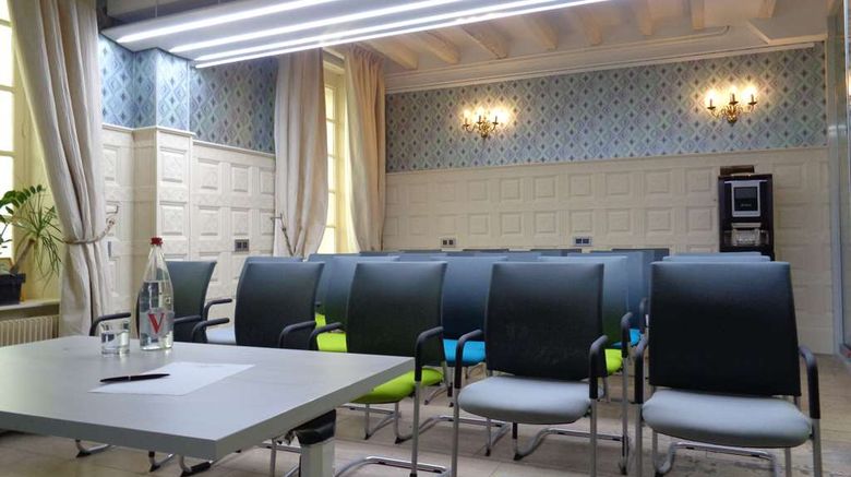 <b>Hotel Le Maxime Meeting</b>. Images powered by <a href="https://iceportal.shijigroup.com/" title="IcePortal" target="_blank">IcePortal</a>.