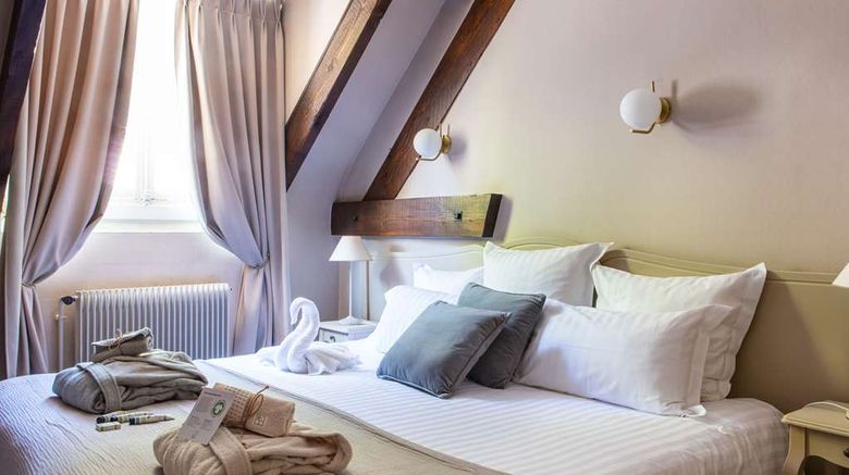 <b>Hotel Le Maxime Room</b>. Images powered by <a href="https://iceportal.shijigroup.com/" title="IcePortal" target="_blank">IcePortal</a>.