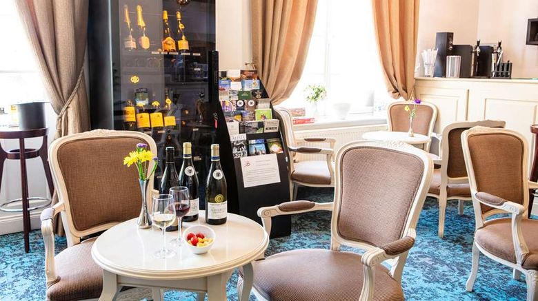 <b>Hotel Le Maxime Restaurant</b>. Images powered by <a href="https://iceportal.shijigroup.com/" title="IcePortal" target="_blank">IcePortal</a>.