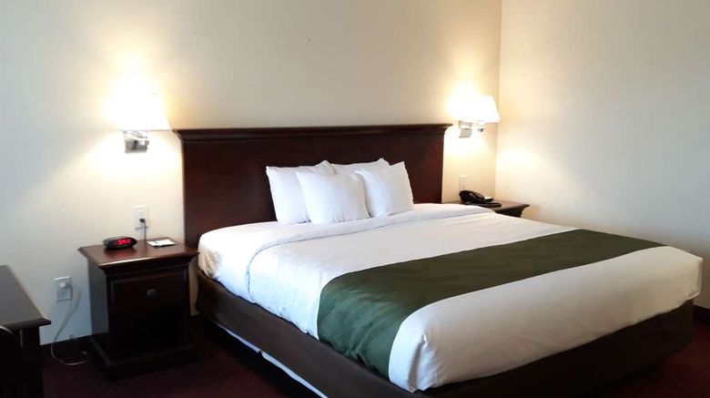<b>Quality Inn & Suites El Cajon Room</b>. Images powered by <a href="https://iceportal.shijigroup.com/" title="IcePortal" target="_blank">IcePortal</a>.