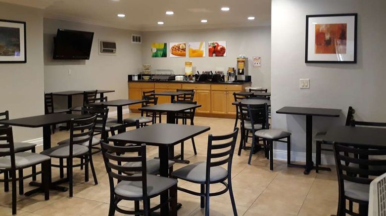<b>Quality Inn & Suites El Cajon Restaurant</b>. Images powered by <a href="https://iceportal.shijigroup.com/" title="IcePortal" target="_blank">IcePortal</a>.