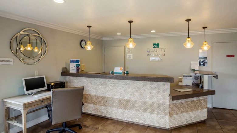 <b>Quality Inn & Suites El Cajon Lobby</b>. Images powered by <a href="https://iceportal.shijigroup.com/" title="IcePortal" target="_blank">IcePortal</a>.