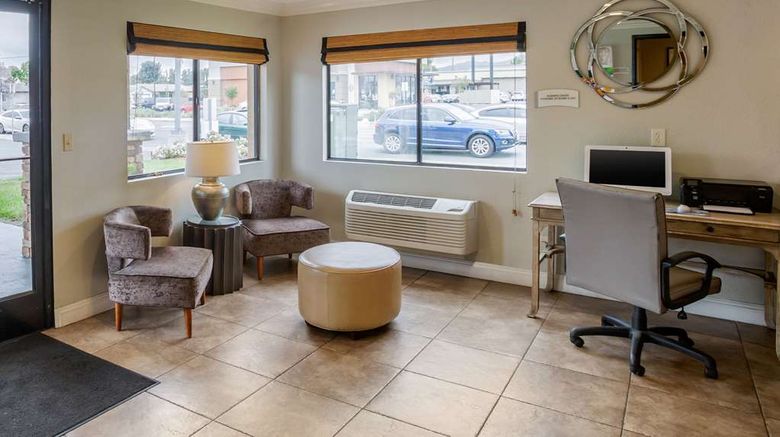 <b>Quality Inn & Suites El Cajon Lobby</b>. Images powered by <a href="https://iceportal.shijigroup.com/" title="IcePortal" target="_blank">IcePortal</a>.