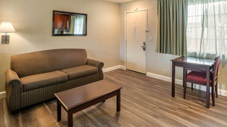 <b>Quality Inn & Suites El Cajon Suite</b>. Images powered by <a href="https://iceportal.shijigroup.com/" title="IcePortal" target="_blank">IcePortal</a>.