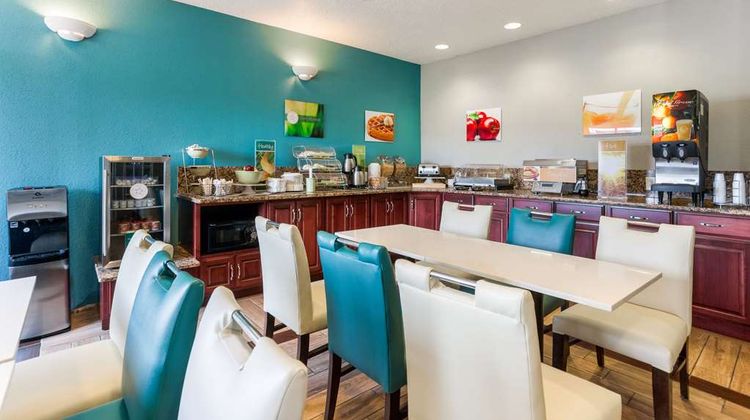 Quality Inn & Suites Ferdinand Restaurant