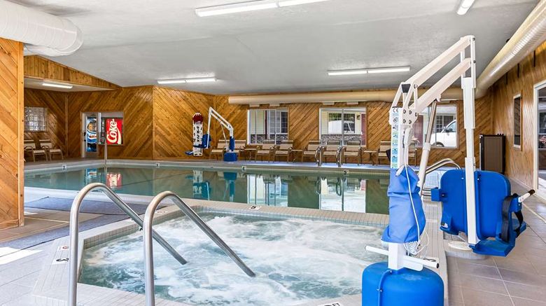 <b>Best Western of Harbor Springs Pool</b>. Images powered by <a href="https://iceportal.shijigroup.com/" title="IcePortal" target="_blank">IcePortal</a>.